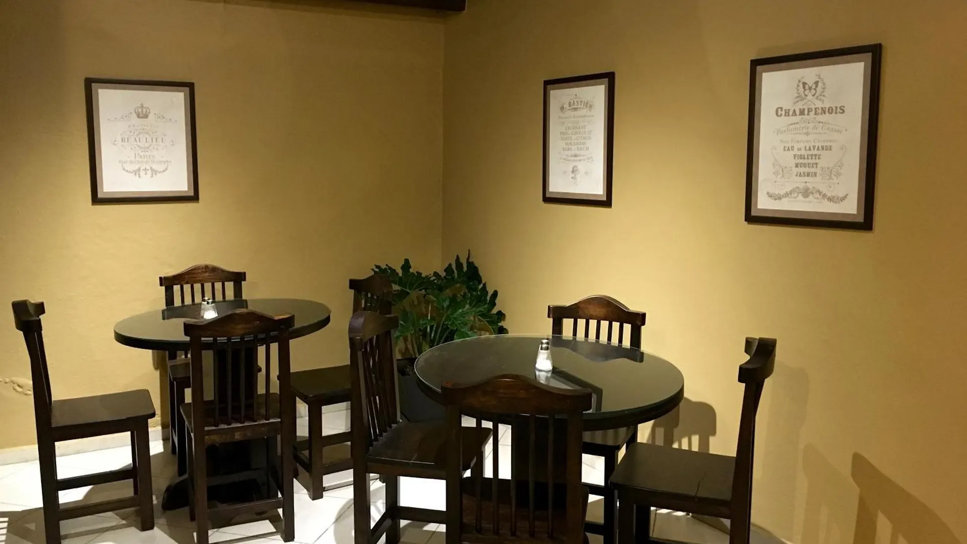 Nass Bed & Breakfast Cuenca Guest house